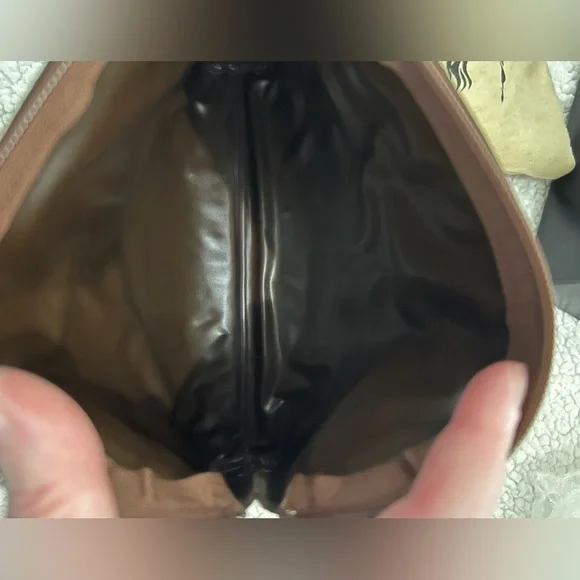 Burberry pouch like new - Picture 7 of 11